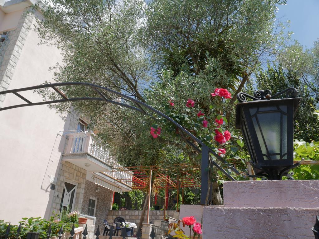 Guest House Almond Bečići Exterior photo